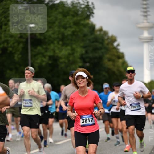 29.06.2025 - hella hamburg halbmarathon Dr. Thomas Lammeyer http://msf.ph/oto/8502907 29.06.2025 10:25:50 Kennedybrücke 1072, 1158, 1191, 1250, 1401, 1958, 2271, 2315, 2353, 2529, 2635, 2815, 2841, 3122, 3606, 3770, 3817, 3826, 4046, 4697, 4786, 5061, 5122, 5395, 5412, 5493, 5641, 5759, 5957, 6086, 6103, 7075, 7228, 7522, 7672, 7781, 8095, 8286, 8896, 8959, 9326, 9369, 9483, 9499, 9532, 9624, 9635, 10019, 10125, 10374, 10787, 10874, 11117, 11425 meine-sportfotos.de