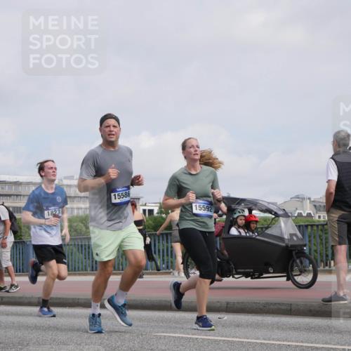 29.06.2025 - hella hamburg halbmarathon Luisa Fischer http://msf.ph/oto/8502921 29.06.2025 10:12:10 Kennedybrücke 1823, 15586, 15592, 1823, 4592, 9297, 10035, 10194 meine-sportfotos.de