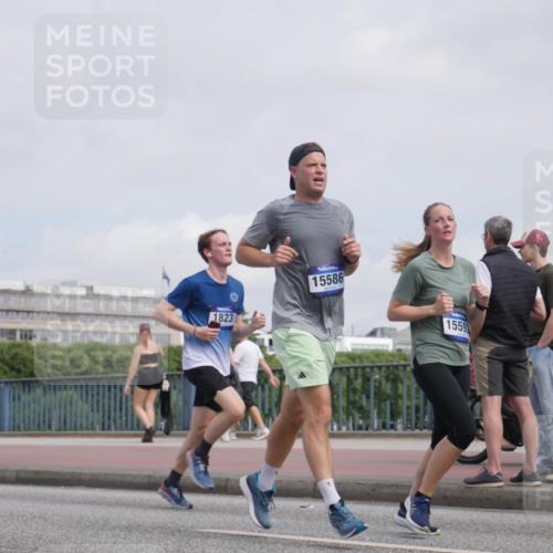 29.06.2025 - hella hamburg halbmarathon Luisa Fischer http://msf.ph/oto/8502926 29.06.2025 10:12:10 Kennedybrücke 1823, 15586, 1559, 1823, 4592, 9297, 10035, 10194 meine-sportfotos.de