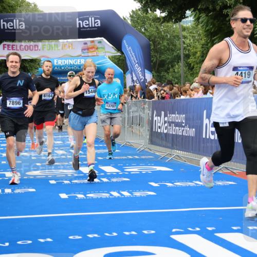 29.06.2025 - hella hamburg halbmarathon Strokosch-Dieckow http://msf.ph/oto/8502965 29.06.2025 10:52:17 Ziel 4140, 4419, 4587, 4837, 5032, 5087, 5482, 6164, 6897, 7896, 9074, 9082, 12135, 13211, 13707, 14300, 15144, 15275, 15446, 16003, 16320, 16591, 17130, 17773, 17997, 18475 meine-sportfotos.de