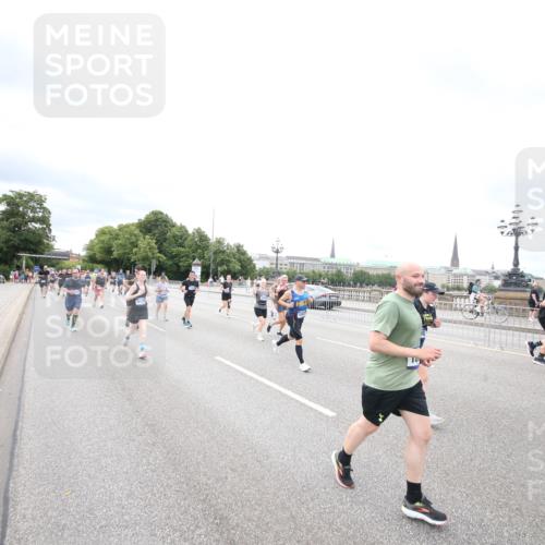 29.06.2025 - hella hamburg halbmarathon Jannik Wohlers http://msf.ph/oto/8502996 29.06.2025 10:58:54 Lombardsbrücke 1751, 1839, 2052, 2100, 2641, 2667, 2861, 3035, 3449, 3536, 3693, 4150, 4805, 5646, 6351, 6599, 6969, 7288, 7379, 7467, 7502, 7910, 8298, 8748, 8750, 8932, 9056, 9179, 9209, 9244, 9406, 9968, 10548, 10664, 10807, 10814, 11418, 11630, 11768, 11786, 12636, 12637, 13249, 14068, 14115, 14284, 15068, 15099, 17780, 18161, 18447, 18546, 18549, 18558, 19174 meine-sportfotos.de