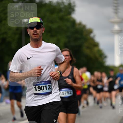 29.06.2025 - hella hamburg halbmarathon Dr. Thomas Lammeyer http://msf.ph/oto/8503015 29.06.2025 10:25:53 Kennedybrücke 1072, 1158, 1191, 1250, 1401, 1668, 1958, 2271, 2315, 2353, 2529, 2815, 2841, 3122, 3606, 3770, 3817, 3825, 3826, 4046, 4697, 4786, 5061, 5122, 5395, 5412, 5493, 5641, 5759, 5957, 6086, 6103, 7075, 7228, 7522, 7672, 7781, 8095, 8286, 8860, 8896, 8959, 9002, 9326, 9369, 9483, 9499, 9532, 9624, 9635, 10019, 10125, 10374, 10787, 10874, 10921, 11117, 11425 meine-sportfotos.de