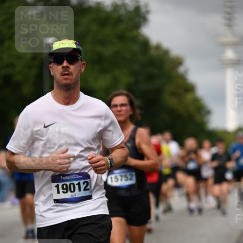 29.06.2025 - hella hamburg halbmarathon Dr. Thomas Lammeyer http://msf.ph/oto/8503017 29.06.2025 10:25:53 Kennedybrücke 1072, 1158, 1191, 1250, 1401, 1668, 1958, 2271, 2315, 2353, 2529, 2815, 2841, 3122, 3606, 3770, 3817, 3825, 3826, 4046, 4697, 4786, 5061, 5122, 5395, 5412, 5493, 5641, 5759, 5957, 6086, 6103, 7075, 7228, 7522, 7672, 7781, 8095, 8286, 8860, 8896, 8959, 9002, 9326, 9369, 9483, 9499, 9532, 9624, 9635, 10019, 10125, 10374, 10787, 10874, 10921, 11117, 11425 meine-sportfotos.de