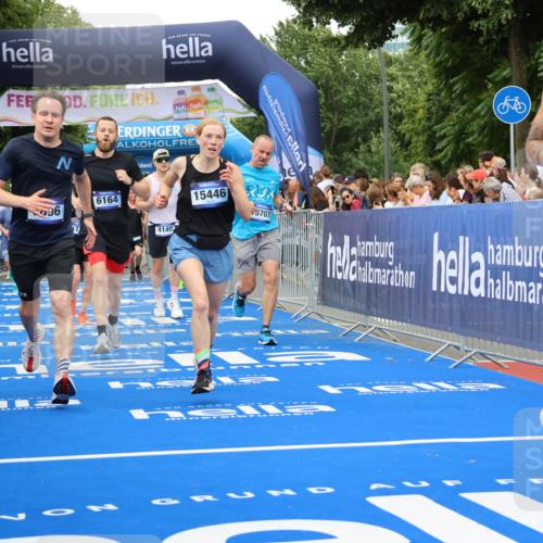 29.06.2025 - hella hamburg halbmarathon Strokosch-Dieckow http://msf.ph/oto/8503026 29.06.2025 10:52:17 Ziel 4140, 4419, 4587, 4837, 5032, 5087, 5482, 6164, 6897, 7896, 9074, 9082, 12135, 13211, 13707, 14300, 15144, 15275, 15446, 16003, 16320, 16591, 17130, 17773, 17997, 18475 meine-sportfotos.de