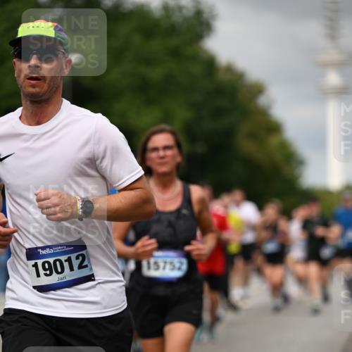 29.06.2025 - hella hamburg halbmarathon Dr. Thomas Lammeyer http://msf.ph/oto/8503030 29.06.2025 10:25:53 Kennedybrücke 1072, 1158, 1191, 1250, 1401, 1668, 1958, 2271, 2315, 2353, 2529, 2815, 2841, 3122, 3606, 3770, 3817, 3825, 3826, 4046, 4697, 4786, 5061, 5122, 5395, 5412, 5493, 5641, 5759, 5957, 6086, 6103, 7075, 7228, 7522, 7672, 7781, 8095, 8286, 8860, 8896, 8959, 9002, 9326, 9369, 9483, 9499, 9532, 9624, 9635, 10019, 10125, 10374, 10787, 10874, 10921, 11117, 11425 meine-sportfotos.de