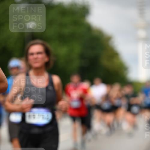 29.06.2025 - hella hamburg halbmarathon Dr. Thomas Lammeyer http://msf.ph/oto/8503057 29.06.2025 10:25:54 Kennedybrücke 1072, 1158, 1191, 1250, 1401, 1668, 1958, 2271, 2315, 2353, 2529, 2815, 2841, 3122, 3606, 3770, 3817, 3825, 3826, 4046, 4289, 4697, 4786, 5061, 5122, 5395, 5412, 5493, 5641, 5759, 5957, 6086, 6103, 7075, 7228, 7522, 7672, 8095, 8286, 8860, 8896, 8959, 9002, 9062, 9326, 9369, 9483, 9499, 9532, 9635, 10019, 10125, 10374, 10787, 10874, 10921, 11117, 11425 meine-sportfotos.de