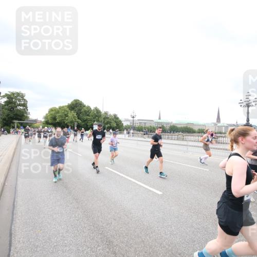 29.06.2025 - hella hamburg halbmarathon Jannik Wohlers http://msf.ph/oto/8503059 29.06.2025 10:58:56 Lombardsbrücke 1751, 1839, 2052, 2100, 2641, 2667, 2861, 3035, 3449, 3536, 3693, 4150, 4805, 5646, 6351, 6969, 7288, 7379, 7467, 7502, 7910, 8298, 8748, 8750, 8932, 9056, 9179, 9209, 9244, 9406, 9968, 10664, 10807, 10814, 11418, 11630, 11768, 11786, 13063, 13249, 13357, 14068, 14115, 14284, 15068, 16458, 17780, 18161, 18447, 18546, 19174 meine-sportfotos.de