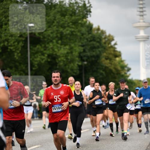 29.06.2025 - hella hamburg halbmarathon Dr. Thomas Lammeyer http://msf.ph/oto/8503072 29.06.2025 10:25:55 Kennedybrücke 1072, 1158, 1191, 1250, 1401, 1668, 1958, 2271, 2315, 2353, 2529, 2815, 2841, 3122, 3606, 3770, 3817, 3825, 3826, 4046, 4289, 4697, 5061, 5122, 5412, 5493, 5641, 5759, 5957, 6086, 6103, 7075, 7228, 7522, 7612, 7672, 8286, 8860, 8896, 8959, 9002, 9062, 9326, 9369, 9483, 9499, 9532, 9635, 10019, 10125, 10374, 10787, 10874, 10921, 11117, 11425 meine-sportfotos.de