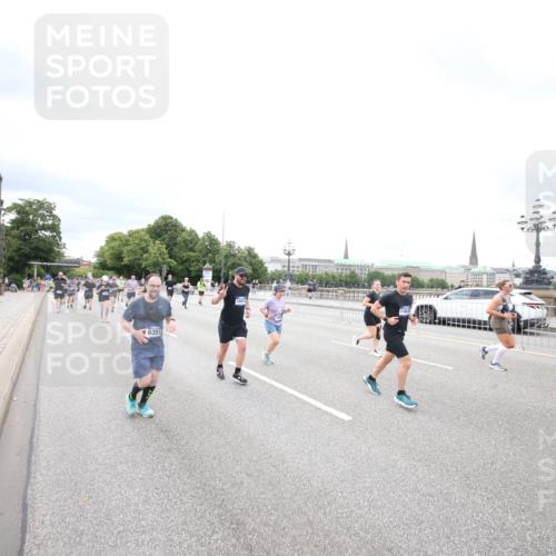 29.06.2025 - hella hamburg halbmarathon Jannik Wohlers http://msf.ph/oto/8503073 29.06.2025 10:58:56 Lombardsbrücke 1751, 1839, 2052, 2100, 2641, 2667, 2861, 3035, 3449, 3536, 3693, 4150, 4805, 5646, 6351, 6969, 7288, 7379, 7467, 7502, 7910, 8298, 8748, 8750, 8932, 9056, 9179, 9209, 9244, 9406, 9968, 10664, 10807, 10814, 11418, 11630, 11768, 11786, 13063, 13249, 13357, 14068, 14115, 14284, 15068, 16458, 17780, 18161, 18447, 18546, 19174 meine-sportfotos.de