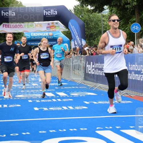 29.06.2025 - hella hamburg halbmarathon Strokosch-Dieckow http://msf.ph/oto/8503084 29.06.2025 10:52:17 Ziel 4140, 4419, 4587, 4837, 5032, 5087, 5482, 6164, 6897, 7896, 9074, 9082, 12135, 13211, 13707, 14300, 15144, 15275, 15446, 16003, 16320, 16591, 17130, 17773, 17997, 18475 meine-sportfotos.de