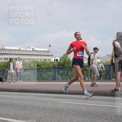 29.06.2025 - hella hamburg halbmarathon Luisa Fischer http://msf.ph/oto/8503088 29.06.2025 10:12:34 Kennedybrücke 16455, 7187, 7636, 9781 meine-sportfotos.de