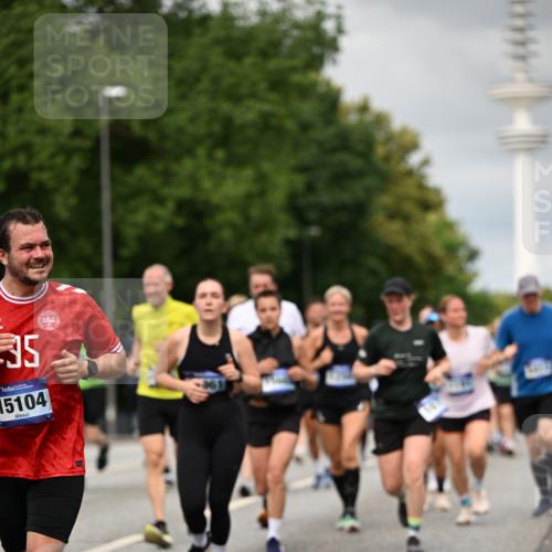 29.06.2025 - hella hamburg halbmarathon Dr. Thomas Lammeyer http://msf.ph/oto/8503132 29.06.2025 10:25:57 Kennedybrücke 1072, 1158, 1191, 1250, 1401, 1668, 1958, 2271, 2315, 2353, 2529, 2815, 2841, 3122, 3606, 3770, 3817, 3825, 3826, 4046, 4289, 4697, 5122, 5412, 5493, 5641, 5759, 5957, 6086, 6103, 7075, 7228, 7375, 7612, 7672, 8286, 8860, 8896, 8959, 9002, 9062, 9326, 9369, 9483, 9499, 9532, 9635, 10019, 10125, 10374, 10787, 10921, 11117, 11425 meine-sportfotos.de