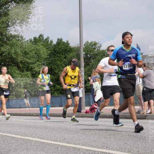 29.06.2025 - hella hamburg halbmarathon Luisa Fischer http://msf.ph/oto/8503157 29.06.2025 10:12:41 Kennedybrücke 5511, 1149, 7636, 14736, 309, 12255, 3921, 5511, 7333, 7636, 9366, 9434, 9674, 9781, 10036 meine-sportfotos.de