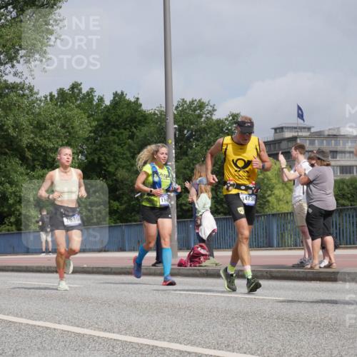 29.06.2025 - hella hamburg halbmarathon Luisa Fischer http://msf.ph/oto/8503163 29.06.2025 10:12:42 Kennedybrücke 10943, 114, 7636, 14736, 5697, 3921, 5511, 7333, 7636, 9366, 9434, 9674, 9781, 10036 meine-sportfotos.de