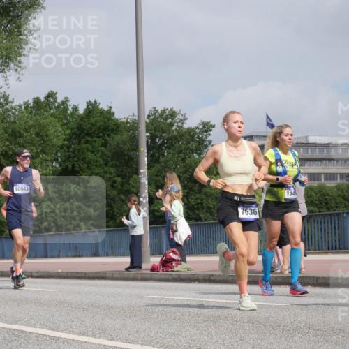 29.06.2025 - hella hamburg halbmarathon Luisa Fischer http://msf.ph/oto/8503177 29.06.2025 10:12:44 Kennedybrücke 36, 9434, 10943, 7636, 114, 1838, 3921, 5511, 7333, 7636, 9366, 9434, 9674, 9781, 10036 meine-sportfotos.de