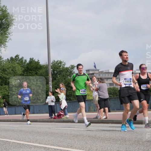 29.06.2025 - hella hamburg halbmarathon Luisa Fischer http://msf.ph/oto/8503212 29.06.2025 10:12:47 Kennedybrücke 183, 9674, 3921, 9366, 10036, 5511, 1838, 3921, 5511, 7333, 7636, 8219, 9366, 9434, 9674, 10036 meine-sportfotos.de