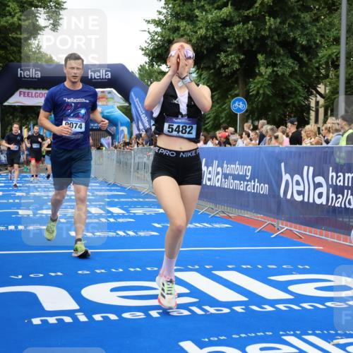 29.06.2025 - hella hamburg halbmarathon Strokosch-Dieckow http://msf.ph/oto/8503223 29.06.2025 10:52:14 Ziel 1482, 2397, 4140, 4419, 4587, 4837, 5032, 5087, 5093, 5482, 6164, 6897, 7896, 9074, 9082, 12135, 13707, 13726, 14248, 14300, 15275, 15446, 16003, 16320, 16591, 17033, 17130, 17773, 18475, 18801 meine-sportfotos.de