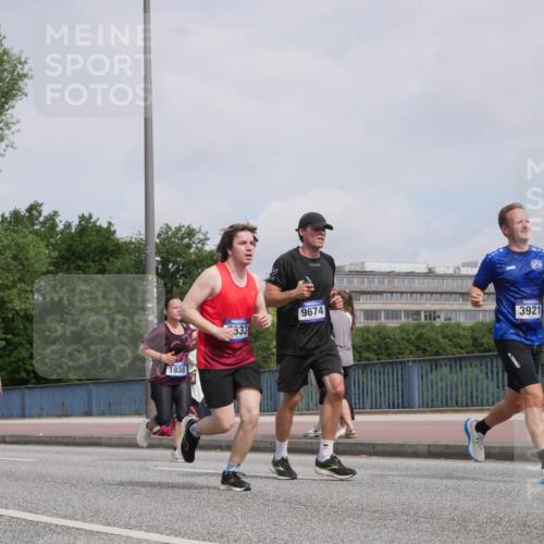 29.06.2025 - hella hamburg halbmarathon Luisa Fischer http://msf.ph/oto/8503233 29.06.2025 10:12:50 Kennedybrücke 1838, 333, 9674, 3921, 1838, 3921, 5511, 7042, 7333, 8219, 9366, 9674, 10036 meine-sportfotos.de