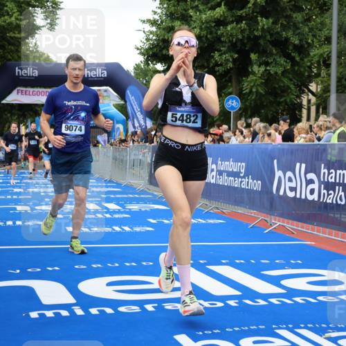 29.06.2025 - hella hamburg halbmarathon Strokosch-Dieckow http://msf.ph/oto/8503241 29.06.2025 10:52:14 Ziel 1482, 2397, 4140, 4419, 4587, 4837, 5032, 5087, 5093, 5482, 6164, 6897, 7896, 9074, 9082, 12135, 13707, 13726, 14248, 14300, 15275, 15446, 16003, 16320, 16591, 17033, 17130, 17773, 18475, 18801 meine-sportfotos.de