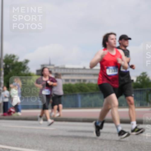 29.06.2025 - hella hamburg halbmarathon Luisa Fischer http://msf.ph/oto/8503242 29.06.2025 10:12:51 Kennedybrücke 1573, 1838, 3921, 5511, 7042, 7333, 8219, 9366, 9674 meine-sportfotos.de