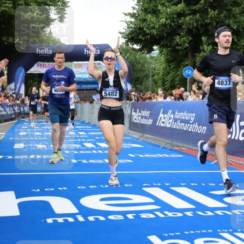29.06.2025 - hella hamburg halbmarathon Strokosch-Dieckow http://msf.ph/oto/8503258 29.06.2025 10:52:14 Ziel 1482, 2397, 4140, 4419, 4587, 4837, 5032, 5087, 5093, 5482, 6164, 6897, 7896, 9074, 9082, 12135, 13707, 13726, 14248, 14300, 15275, 15446, 16003, 16320, 16591, 17033, 17130, 17773, 18475, 18801 meine-sportfotos.de
