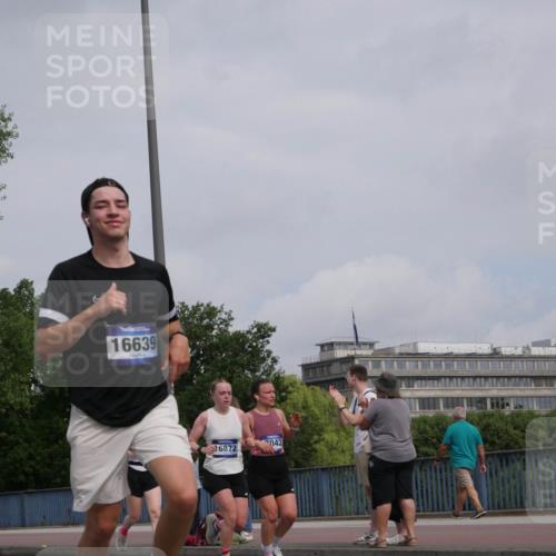 29.06.2025 - hella hamburg halbmarathon Luisa Fischer http://msf.ph/oto/8503264 29.06.2025 10:12:58 Kennedybrücke 80, 889, 16639, 6872, 042, 1483, 1573, 7042, 7685, 8090, 8219, 8890, 9816 meine-sportfotos.de