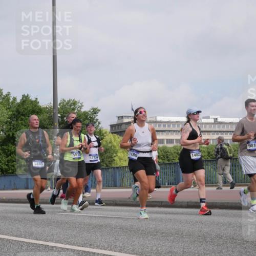 29.06.2025 - hella hamburg halbmarathon Luisa Fischer http://msf.ph/oto/8503321 29.06.2025 10:13:05 Kennedybrücke 17683, 9816, 1513, 17730, 11180, 14822, 1483, 1483, 1513, 4389, 7250, 7685, 8090, 8890, 9681, 9816, 9988 meine-sportfotos.de