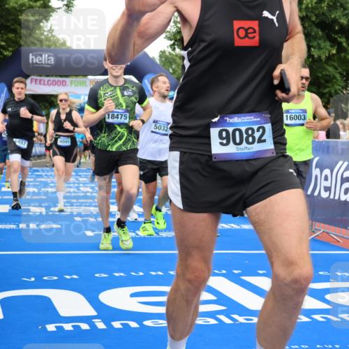29.06.2025 - hella hamburg halbmarathon Strokosch-Dieckow http://msf.ph/oto/8503385 29.06.2025 10:52:11 Ziel 1482, 2397, 2595, 4419, 4837, 5032, 5087, 5093, 5378, 5482, 6164, 6897, 7732, 7896, 9074, 9082, 12135, 12580, 13726, 14248, 14300, 15275, 15446, 15829, 16003, 16320, 16591, 16666, 17033, 17130, 18475, 18801 meine-sportfotos.de