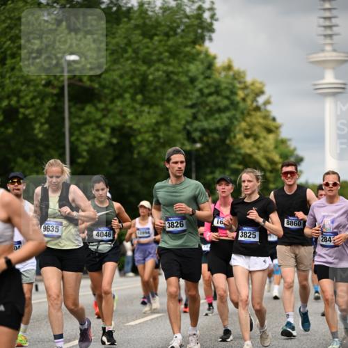 29.06.2025 - hella hamburg halbmarathon Dr. Thomas Lammeyer http://msf.ph/oto/8503392 29.06.2025 10:26:05 Kennedybrücke 1072, 1158, 1191, 1250, 1269, 1668, 1958, 2009, 2315, 2353, 2529, 2815, 2841, 3606, 3770, 3825, 3826, 4046, 4289, 4375, 4376, 4697, 5122, 5412, 5641, 5759, 6103, 6676, 7075, 7375, 7612, 7672, 8286, 8431, 8860, 8896, 8959, 9002, 9062, 9326, 9327, 9369, 9483, 9532, 9635, 9788, 10019, 10125, 10167, 10787, 10902, 10921, 11117, 11425 meine-sportfotos.de