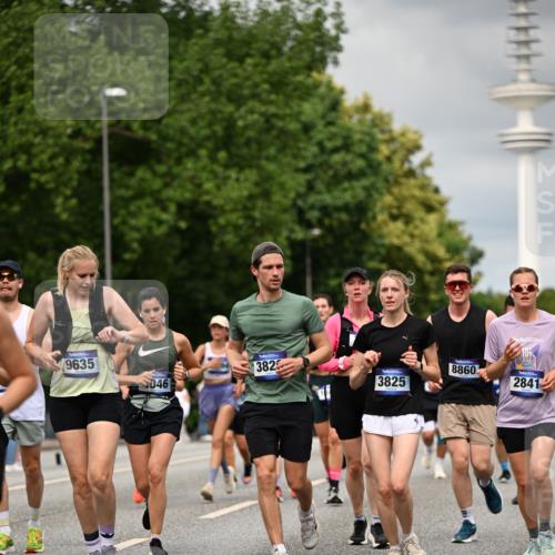 29.06.2025 - hella hamburg halbmarathon Dr. Thomas Lammeyer http://msf.ph/oto/8503394 29.06.2025 10:26:05 Kennedybrücke 1072, 1158, 1191, 1250, 1269, 1668, 1958, 2009, 2315, 2353, 2529, 2815, 2841, 3606, 3770, 3825, 3826, 4046, 4289, 4375, 4376, 4697, 5122, 5412, 5641, 5759, 6103, 6676, 7075, 7375, 7612, 7672, 8286, 8431, 8860, 8896, 8959, 9002, 9062, 9326, 9327, 9369, 9483, 9532, 9635, 9788, 10019, 10125, 10167, 10787, 10902, 10921, 11117, 11425 meine-sportfotos.de