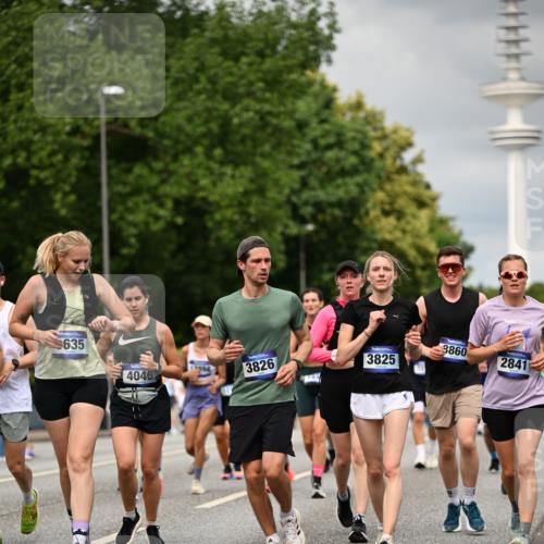 29.06.2025 - hella hamburg halbmarathon Dr. Thomas Lammeyer http://msf.ph/oto/8503402 29.06.2025 10:26:05 Kennedybrücke 1072, 1158, 1191, 1250, 1269, 1668, 1958, 2009, 2315, 2353, 2529, 2815, 2841, 3606, 3770, 3825, 3826, 4046, 4289, 4375, 4376, 4697, 5122, 5412, 5641, 5759, 6103, 6676, 7075, 7375, 7612, 7672, 8286, 8431, 8860, 8896, 8959, 9002, 9062, 9326, 9327, 9369, 9483, 9532, 9635, 9788, 10019, 10125, 10167, 10787, 10902, 10921, 11117, 11425 meine-sportfotos.de