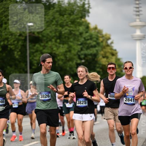 29.06.2025 - hella hamburg halbmarathon Dr. Thomas Lammeyer http://msf.ph/oto/8503443 29.06.2025 10:26:06 Kennedybrücke 1072, 1158, 1191, 1250, 1269, 1668, 1958, 2009, 2315, 2353, 2529, 2815, 2841, 3606, 3770, 3825, 3826, 4046, 4289, 4375, 4376, 5122, 5412, 5641, 5759, 6103, 6676, 7075, 7375, 7612, 7672, 8431, 8860, 8896, 8954, 8959, 9002, 9062, 9326, 9327, 9369, 9483, 9532, 9635, 9788, 10019, 10125, 10167, 10787, 10902, 10921, 11117, 11425 meine-sportfotos.de