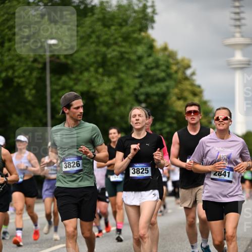 29.06.2025 - hella hamburg halbmarathon Dr. Thomas Lammeyer http://msf.ph/oto/8503447 29.06.2025 10:26:07 Kennedybrücke 1072, 1158, 1191, 1250, 1269, 1668, 1958, 1963, 2009, 2315, 2353, 2529, 2815, 2841, 2919, 3606, 3770, 3825, 3826, 4046, 4289, 4375, 4376, 5412, 5641, 5759, 6103, 6676, 7075, 7375, 7612, 7672, 8431, 8860, 8884, 8896, 8954, 8959, 9002, 9062, 9326, 9327, 9483, 9532, 9635, 9788, 10019, 10125, 10167, 10787, 10902, 10921, 11117, 11425 meine-sportfotos.de