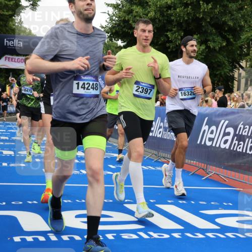 29.06.2025 - hella hamburg halbmarathon Strokosch-Dieckow http://msf.ph/oto/8503490 29.06.2025 10:52:10 Ziel 1482, 2397, 2595, 4419, 4837, 5032, 5087, 5093, 5378, 5482, 6164, 6897, 7732, 7896, 9074, 9082, 12135, 12580, 13726, 14248, 14300, 15275, 15446, 15829, 16003, 16179, 16320, 16591, 16666, 17033, 17130, 18475, 18801 meine-sportfotos.de