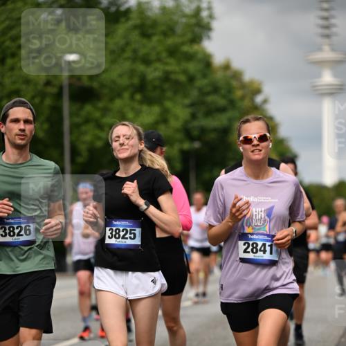 29.06.2025 - hella hamburg halbmarathon Dr. Thomas Lammeyer http://msf.ph/oto/8503494 29.06.2025 10:26:08 Kennedybrücke 1072, 1158, 1191, 1250, 1269, 1294, 1668, 1958, 1963, 2009, 2063, 2315, 2353, 2529, 2815, 2841, 2919, 3606, 3825, 3826, 4046, 4289, 4375, 4376, 5412, 5641, 5759, 6103, 6676, 7075, 7375, 7612, 7672, 8431, 8860, 8884, 8896, 8954, 8959, 9002, 9062, 9326, 9327, 9483, 9635, 9788, 10019, 10125, 10167, 10787, 10902, 10921, 11117, 11425 meine-sportfotos.de