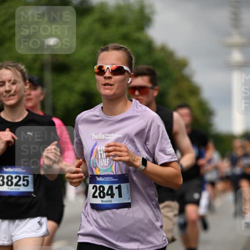 29.06.2025 - hella hamburg halbmarathon Dr. Thomas Lammeyer http://msf.ph/oto/8503529 29.06.2025 10:26:09 Kennedybrücke 1072, 1158, 1191, 1250, 1269, 1294, 1668, 1958, 1963, 2009, 2063, 2315, 2353, 2529, 2815, 2841, 2919, 3172, 3606, 3825, 3826, 4046, 4289, 4375, 4376, 5412, 5641, 5759, 6103, 6676, 7075, 7375, 7612, 7672, 8431, 8860, 8884, 8896, 8954, 8959, 9002, 9062, 9326, 9327, 9483, 9635, 9788, 10019, 10125, 10167, 10787, 10902, 10921, 11117, 11425 meine-sportfotos.de