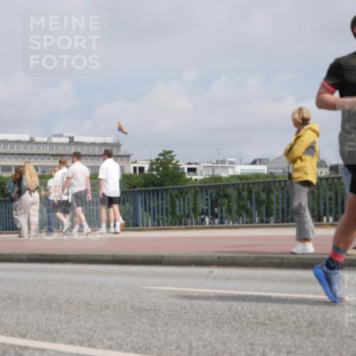 29.06.2025 - hella hamburg halbmarathon Luisa Fischer http://msf.ph/oto/8503531 29.06.2025 10:13:37 Kennedybrücke 426, 5182, 5653, 5806, 9150, 9829 meine-sportfotos.de