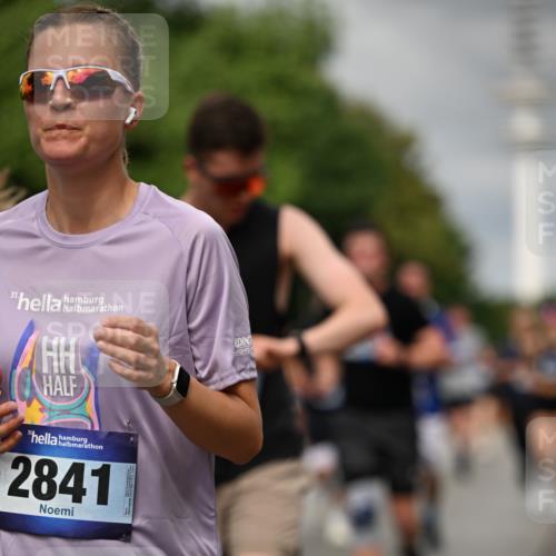 29.06.2025 - hella hamburg halbmarathon Dr. Thomas Lammeyer http://msf.ph/oto/8503558 29.06.2025 10:26:09 Kennedybrücke 1072, 1158, 1191, 1250, 1269, 1294, 1668, 1958, 1963, 2009, 2063, 2315, 2353, 2529, 2815, 2841, 2919, 3172, 3606, 3825, 3826, 4046, 4289, 4375, 4376, 5412, 5641, 5759, 6103, 6676, 7075, 7375, 7612, 7672, 8431, 8860, 8884, 8896, 8954, 8959, 9002, 9062, 9326, 9327, 9483, 9635, 9788, 10019, 10125, 10167, 10787, 10902, 10921, 11117, 11425 meine-sportfotos.de
