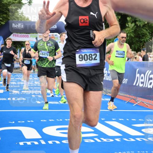 29.06.2025 - hella hamburg halbmarathon Strokosch-Dieckow http://msf.ph/oto/8503575 29.06.2025 10:52:11 Ziel 1482, 2397, 2595, 4419, 4837, 5032, 5087, 5093, 5378, 5482, 6164, 6897, 7732, 7896, 9074, 9082, 12135, 12580, 13726, 14248, 14300, 15275, 15446, 15829, 16003, 16320, 16591, 16666, 17033, 17130, 18475, 18801 meine-sportfotos.de
