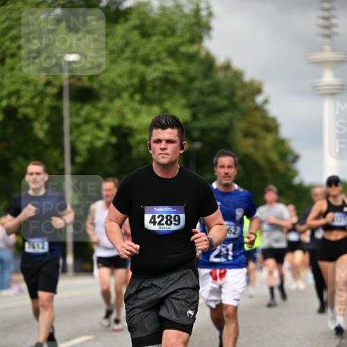 29.06.2025 - hella hamburg halbmarathon Dr. Thomas Lammeyer http://msf.ph/oto/8503589 29.06.2025 10:26:11 Kennedybrücke 1072, 1158, 1191, 1250, 1269, 1294, 1668, 1958, 1963, 2009, 2063, 2529, 2815, 2841, 2919, 3172, 3606, 3825, 3826, 4046, 4289, 4375, 4376, 5412, 5641, 5759, 6103, 6676, 7375, 7612, 7672, 8431, 8860, 8884, 8896, 8954, 8959, 9002, 9062, 9326, 9327, 9483, 9635, 9788, 9807, 10019, 10167, 10787, 10902, 10921, 11425 meine-sportfotos.de