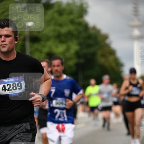 29.06.2025 - hella hamburg halbmarathon Dr. Thomas Lammeyer http://msf.ph/oto/8503630 29.06.2025 10:26:12 Kennedybrücke 1072, 1158, 1191, 1250, 1269, 1294, 1419, 1668, 1958, 1963, 2009, 2063, 2529, 2815, 2841, 2919, 3172, 3606, 3825, 3826, 4046, 4289, 4375, 4376, 5412, 5641, 6103, 6676, 7375, 7612, 7672, 8431, 8860, 8884, 8896, 8954, 8959, 9002, 9062, 9326, 9327, 9483, 9635, 9788, 9807, 10167, 10787, 10902, 10921, 11425 meine-sportfotos.de