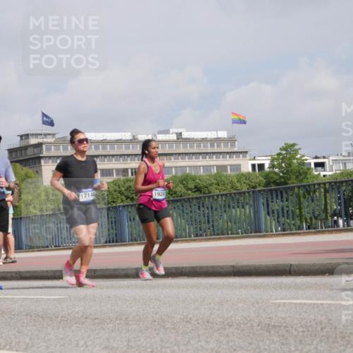 29.06.2025 - hella hamburg halbmarathon Luisa Fischer http://msf.ph/oto/8503658 29.06.2025 10:13:54 Kennedybrücke 17148, 19241, 2868, 4287, 5440, 8171, 10196 meine-sportfotos.de