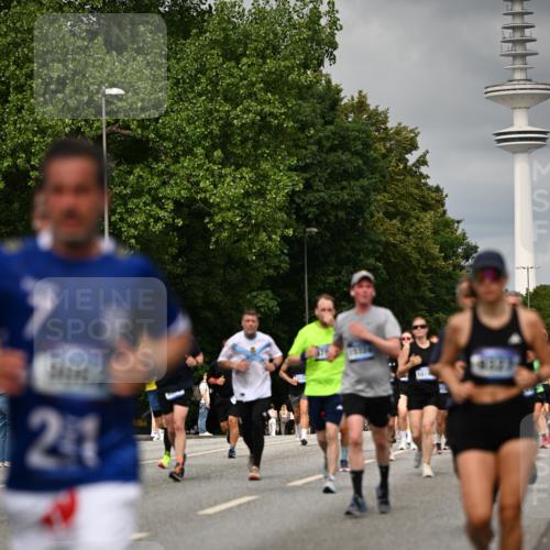 29.06.2025 - hella hamburg halbmarathon Dr. Thomas Lammeyer http://msf.ph/oto/8503662 29.06.2025 10:26:13 Kennedybrücke 1072, 1158, 1191, 1250, 1269, 1294, 1419, 1668, 1958, 1963, 2009, 2063, 2172, 2529, 2815, 2841, 2919, 3172, 3606, 3825, 3826, 4046, 4289, 4375, 4376, 5412, 5641, 6103, 6676, 7375, 7612, 7672, 8431, 8860, 8884, 8896, 8954, 8959, 9002, 9062, 9326, 9327, 9483, 9635, 9788, 9807, 10167, 10710, 10787, 10902, 10921, 11425 meine-sportfotos.de