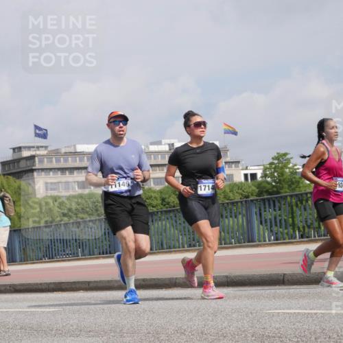 29.06.2025 - hella hamburg halbmarathon Luisa Fischer http://msf.ph/oto/8503665 29.06.2025 10:13:55 Kennedybrücke 11904, 1149, 1714, 924, 2868, 4287, 5440, 8171, 10196 meine-sportfotos.de