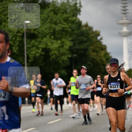 29.06.2025 - hella hamburg halbmarathon Dr. Thomas Lammeyer http://msf.ph/oto/8503673 29.06.2025 10:26:13 Kennedybrücke 1072, 1158, 1191, 1250, 1269, 1294, 1419, 1668, 1958, 1963, 2009, 2063, 2172, 2529, 2815, 2841, 2919, 3172, 3606, 3825, 3826, 4046, 4289, 4375, 4376, 5412, 5641, 6103, 6676, 7375, 7612, 7672, 8431, 8860, 8884, 8896, 8954, 8959, 9002, 9062, 9326, 9327, 9483, 9635, 9788, 9807, 10167, 10710, 10787, 10902, 10921, 11425 meine-sportfotos.de