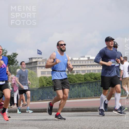 29.06.2025 - hella hamburg halbmarathon Luisa Fischer http://msf.ph/oto/8503691 29.06.2025 10:13:57 Kennedybrücke 198, 2286, 90590, 2868, 4287, 5440, 8171, 8807, 8810, 10196 meine-sportfotos.de