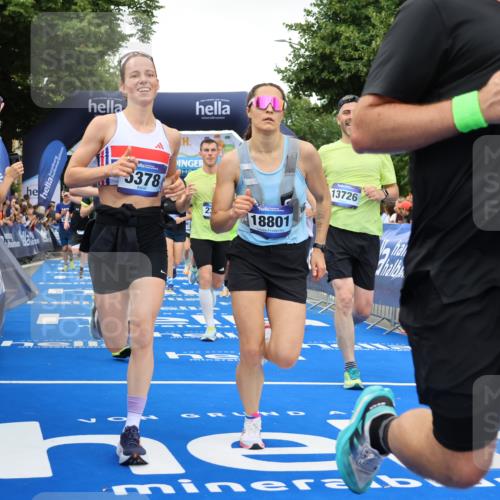 29.06.2025 - hella hamburg halbmarathon Strokosch-Dieckow http://msf.ph/oto/8503706 29.06.2025 10:52:09 Ziel 1482, 2397, 2595, 4419, 4837, 5032, 5087, 5093, 5378, 5482, 6897, 7732, 9074, 9082, 12135, 12580, 13726, 14248, 14300, 15275, 15506, 15829, 16003, 16179, 16320, 16591, 16666, 17033, 17130, 18475, 18801 meine-sportfotos.de