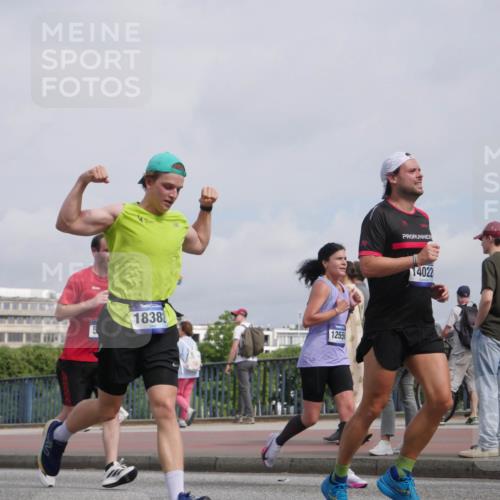 29.06.2025 - hella hamburg halbmarathon Luisa Fischer http://msf.ph/oto/8503716 29.06.2025 10:14:00 Kennedybrücke 5, 18382, 1255, 14022, 4287, 5440, 8171, 8807, 8810, 10196 meine-sportfotos.de