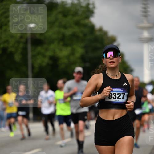 29.06.2025 - hella hamburg halbmarathon Dr. Thomas Lammeyer http://msf.ph/oto/8503730 29.06.2025 10:26:15 Kennedybrücke 1158, 1269, 1294, 1419, 1668, 1958, 1963, 2009, 2063, 2172, 2529, 2841, 2919, 3108, 3172, 3768, 3825, 3826, 3946, 4046, 4289, 4375, 4376, 4556, 5079, 5412, 5641, 6103, 6676, 6805, 7375, 7612, 7672, 8431, 8860, 8884, 8896, 8954, 8959, 9002, 9062, 9326, 9327, 9483, 9635, 9788, 9807, 10167, 10710, 10787, 10902, 10921 meine-sportfotos.de