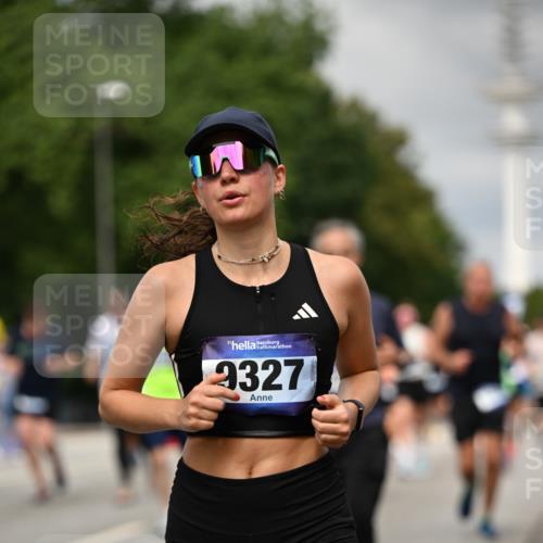 29.06.2025 - hella hamburg halbmarathon Dr. Thomas Lammeyer http://msf.ph/oto/8503761 29.06.2025 10:26:15 Kennedybrücke 1158, 1269, 1294, 1419, 1668, 1958, 1963, 2009, 2063, 2172, 2529, 2841, 2919, 3108, 3172, 3768, 3825, 3826, 3946, 4046, 4289, 4375, 4376, 4556, 5079, 5412, 5641, 6103, 6676, 6805, 7375, 7612, 7672, 8431, 8860, 8884, 8896, 8954, 8959, 9002, 9062, 9326, 9327, 9483, 9635, 9788, 9807, 10167, 10710, 10787, 10902, 10921 meine-sportfotos.de
